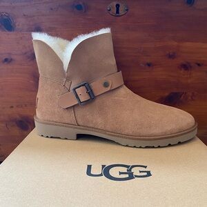 Ugg Romley Short Buckle Boot- Brand new!